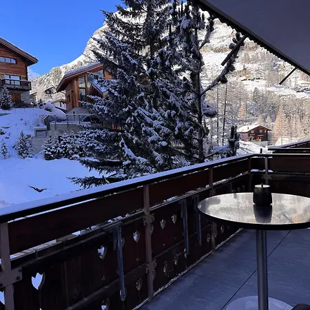 Alpine Black Pearl - Modern & Stylish By Inspiringplaces Lägenhet