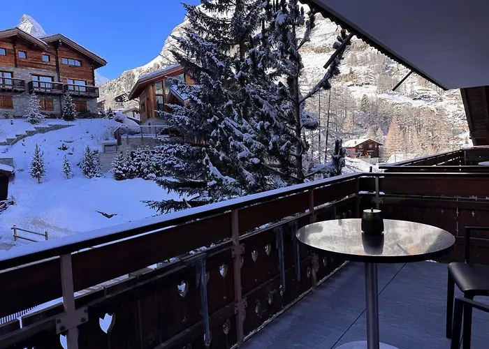 Alpine Black Pearl - Modern & Stylish By Inspiringplaces Lägenhet