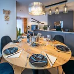 Alpine Black Pearl - Modern & Stylish By Inspiringplaces Апартаменти