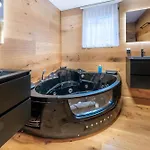 Апартаменти Alpine Black Pearl - Modern & Stylish By Inspiringplaces *