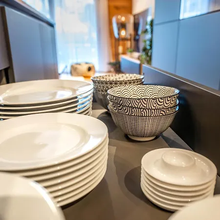 Alpine Black Pearl - Modern & Stylish By Inspiringplaces * زيرمات