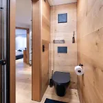 Apartment Alpine Black Pearl - Modern & Stylish By Inspiringplaces